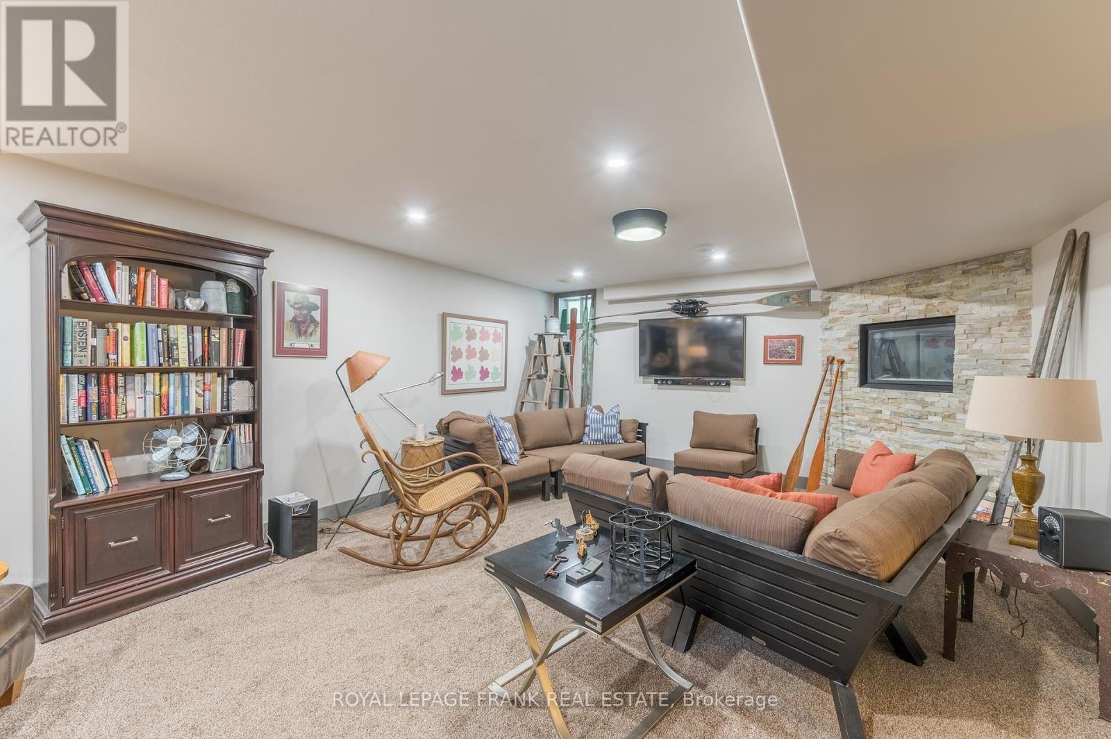 












17 WINGETT WAY

,
Selwyn,




Ontario
K0L2H0


