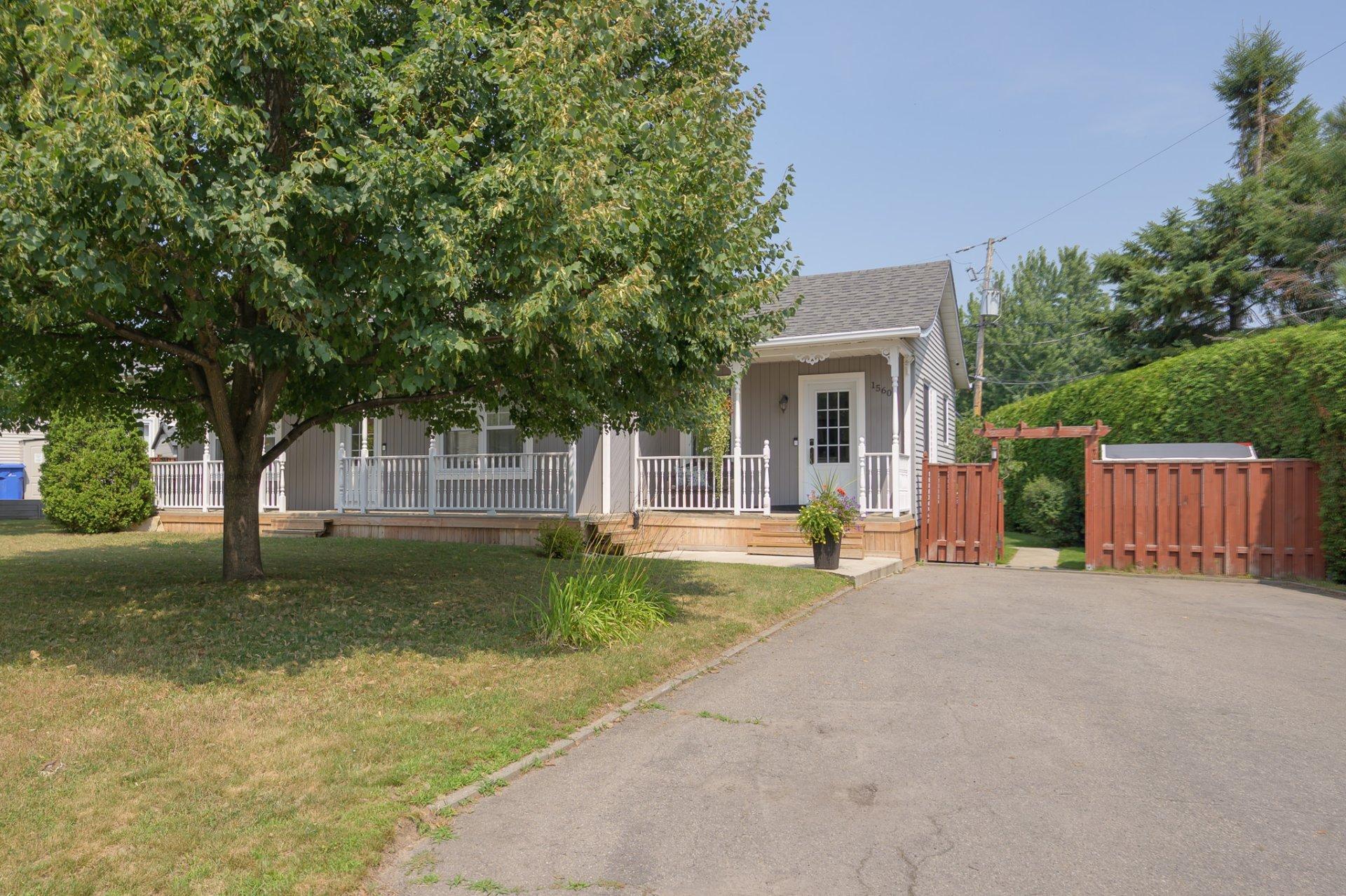 









1560


Rue des Marguerites

,
Saint-Lazare,




QC
J7T2R6

