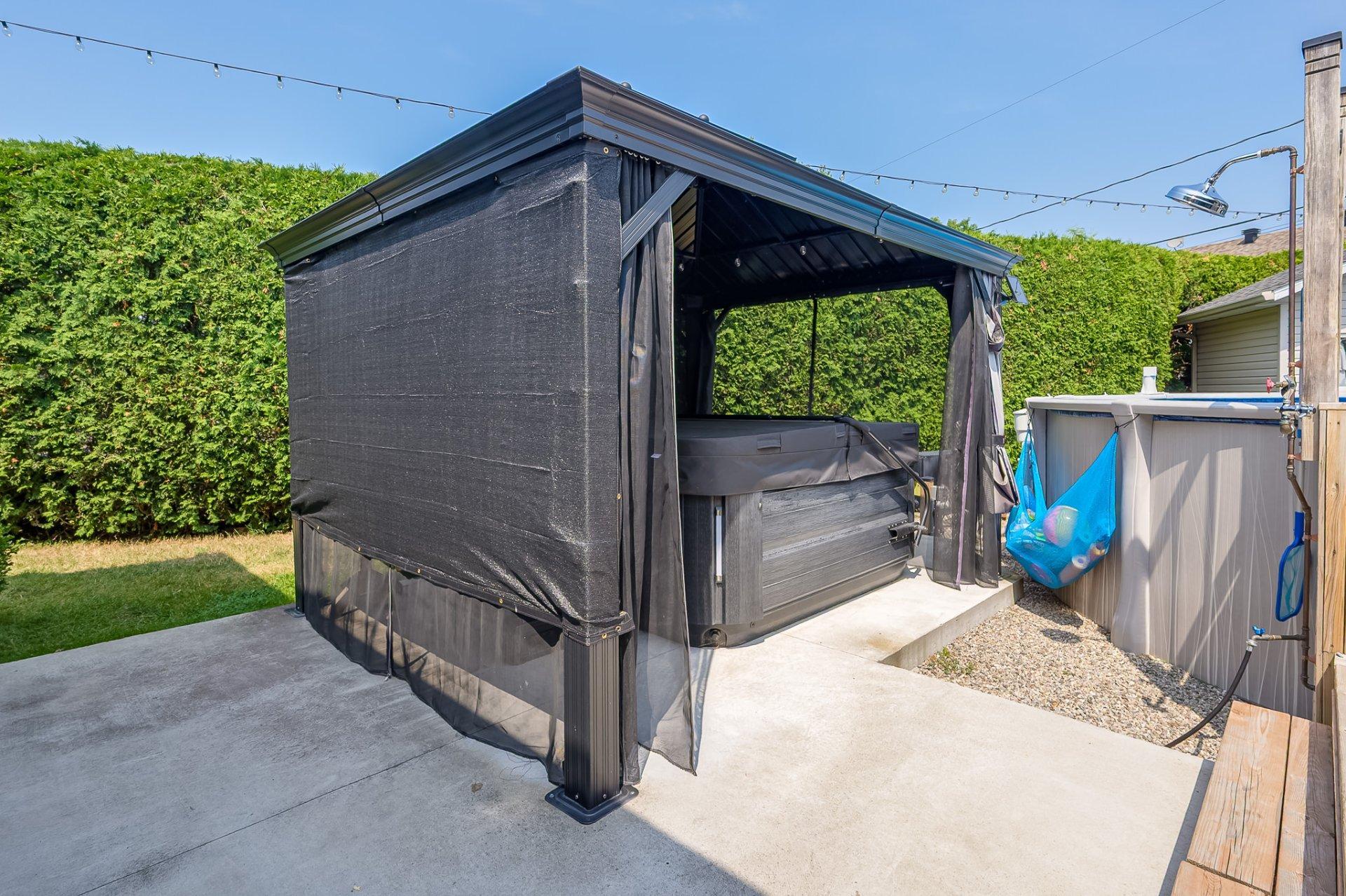 









1560


Rue des Marguerites

,
Saint-Lazare,




QC
J7T2R6

