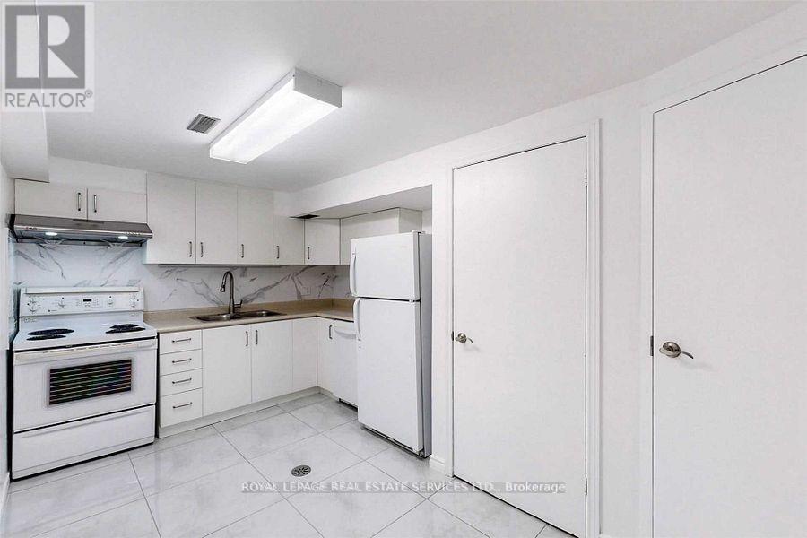 












BSMT - 36 BRADSTONE SQUARE

,
Toronto,




Ontario
M1B1W2

