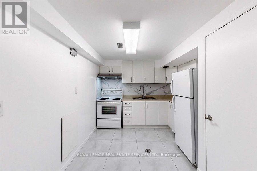 












BSMT - 36 BRADSTONE SQUARE

,
Toronto,




Ontario
M1B1W2

