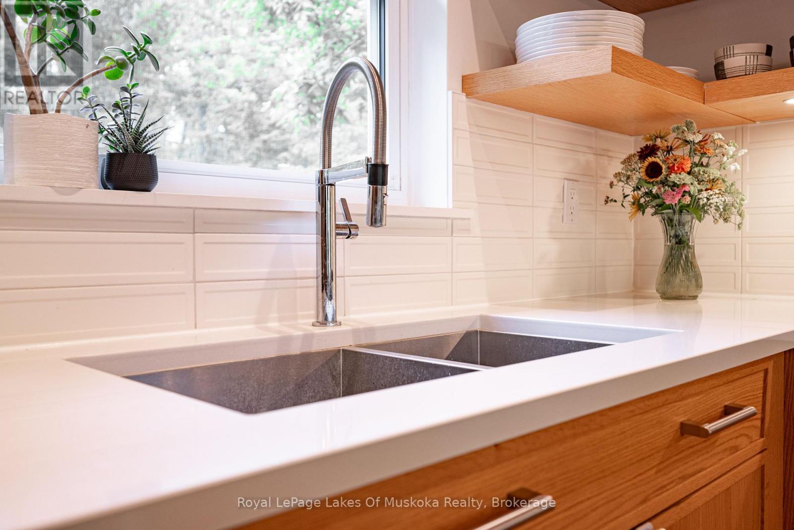 












30 FOREST ROAD

,
Kawartha Lakes (Fenelon),




Ontario
K0M1M0

