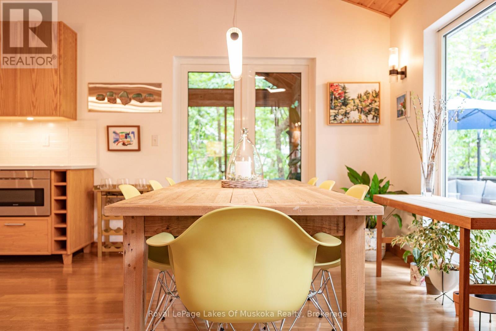 












30 FOREST ROAD

,
Kawartha Lakes (Fenelon),




Ontario
K0M1M0

