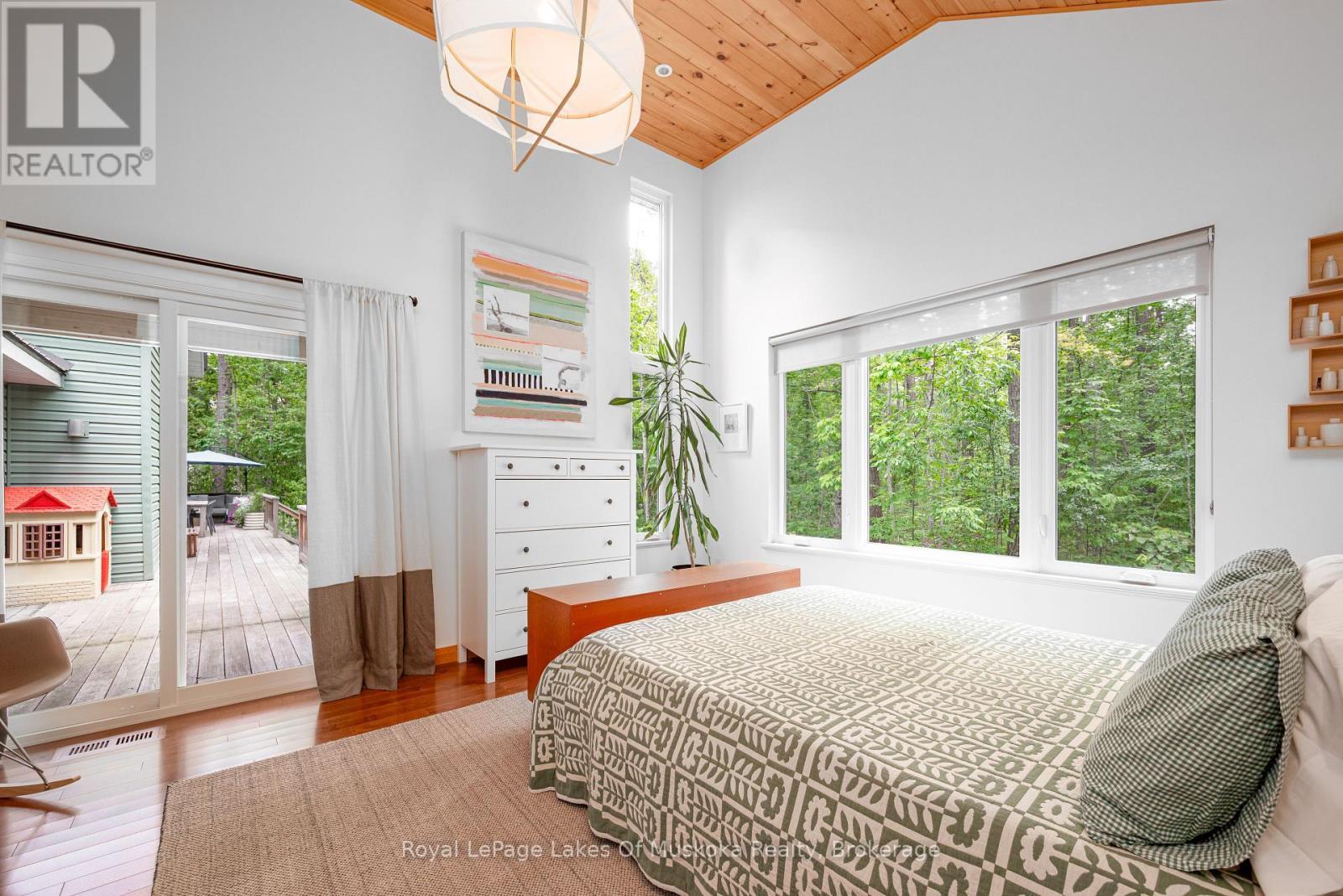 












30 FOREST ROAD

,
Kawartha Lakes (Fenelon),




Ontario
K0M1M0

