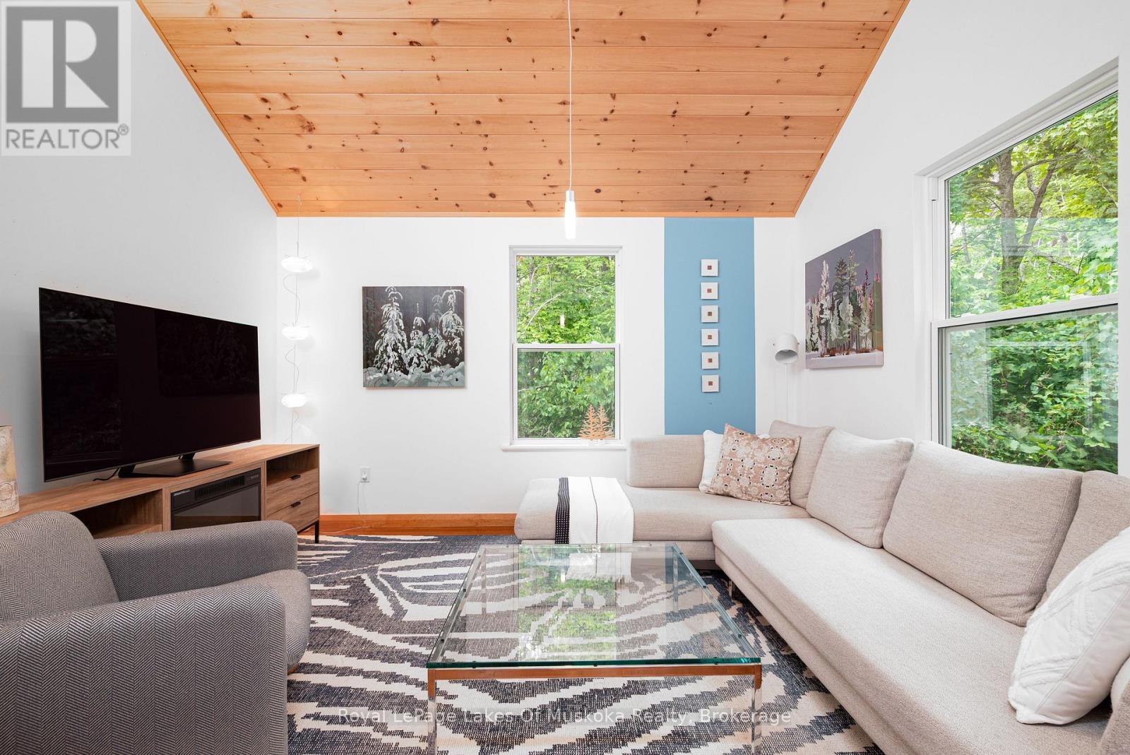 












30 FOREST ROAD

,
Kawartha Lakes (Fenelon),




Ontario
K0M1M0

