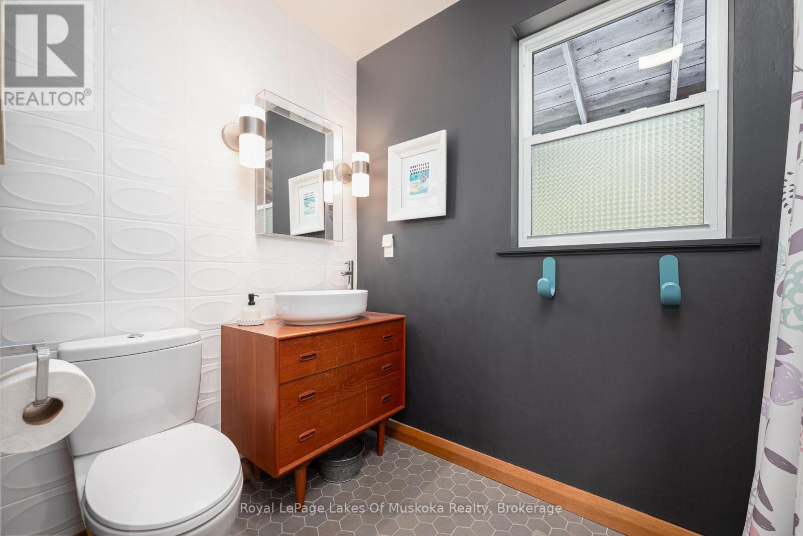 












30 FOREST ROAD

,
Kawartha Lakes (Fenelon),




Ontario
K0M1M0

