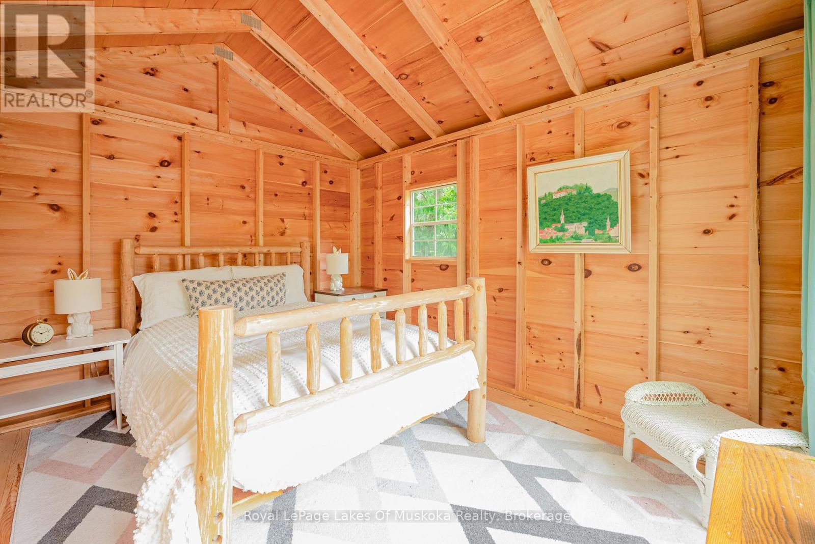 












30 FOREST ROAD

,
Kawartha Lakes (Fenelon),




Ontario
K0M1M0

