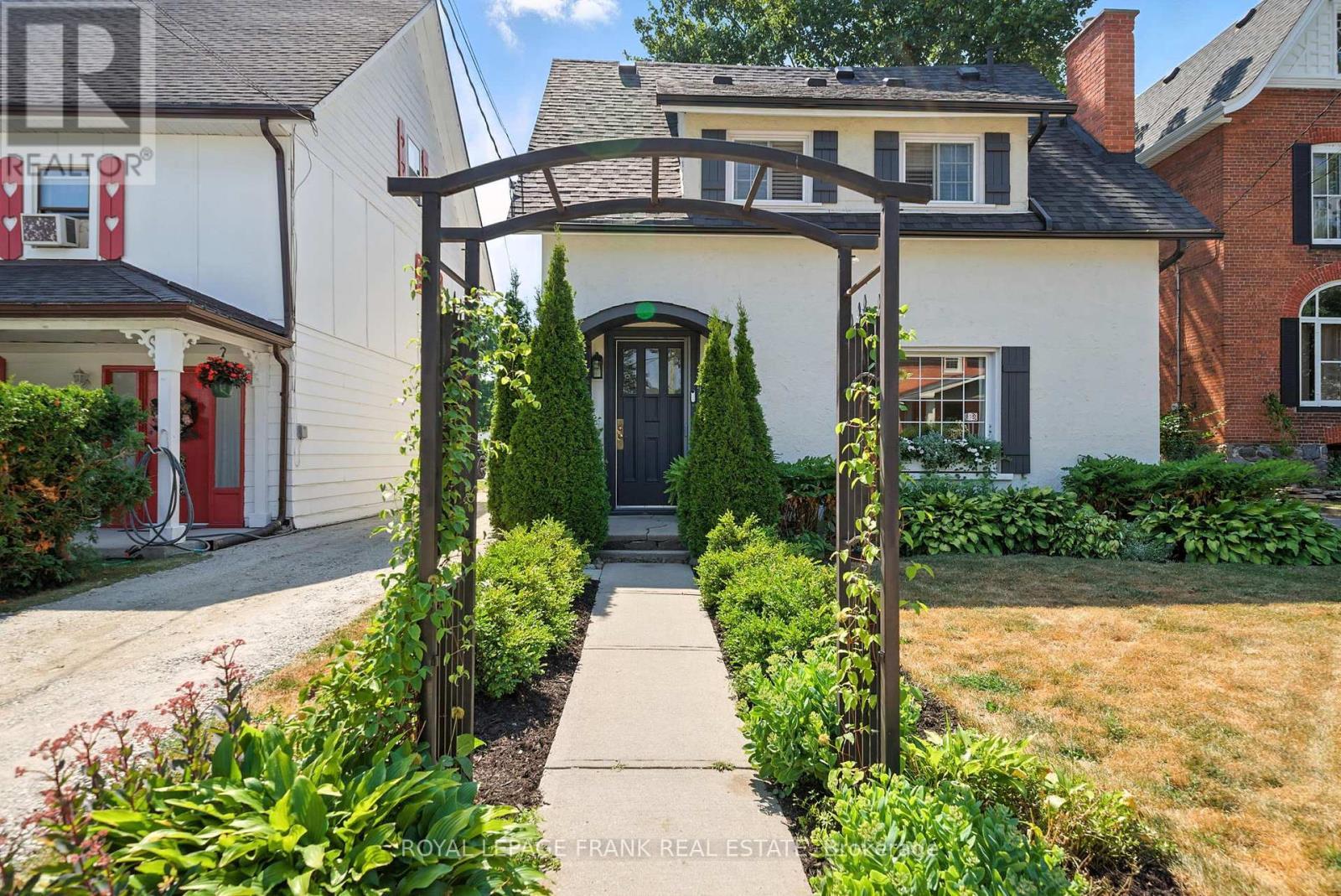 












41 SUSSEX STREET N

,
Kawartha Lakes (Lindsay),




Ontario
K9V4H6

