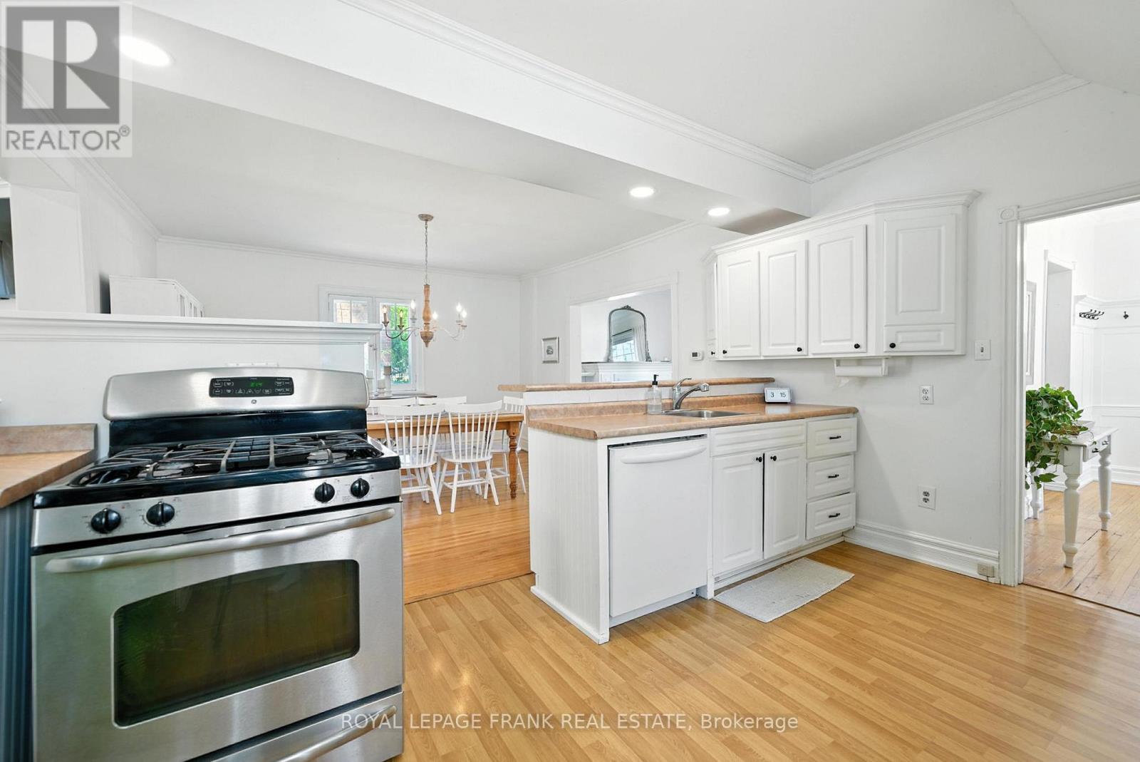 












41 SUSSEX STREET N

,
Kawartha Lakes (Lindsay),




Ontario
K9V4H6

