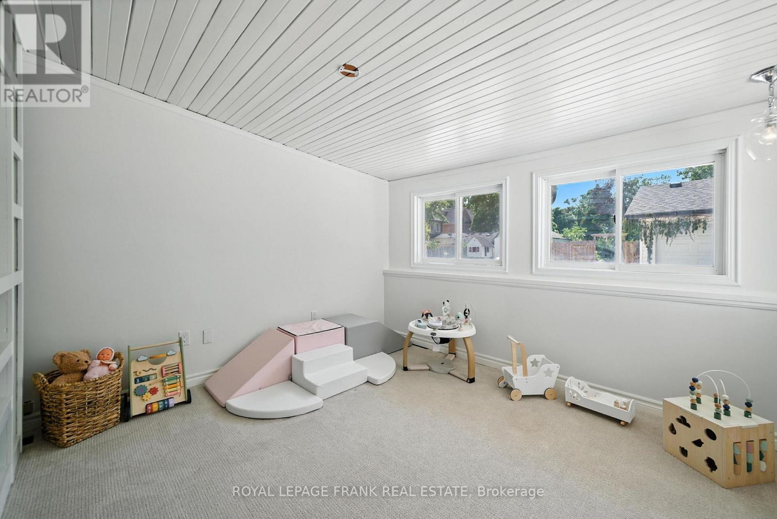 












41 SUSSEX STREET N

,
Kawartha Lakes (Lindsay),




Ontario
K9V4H6

