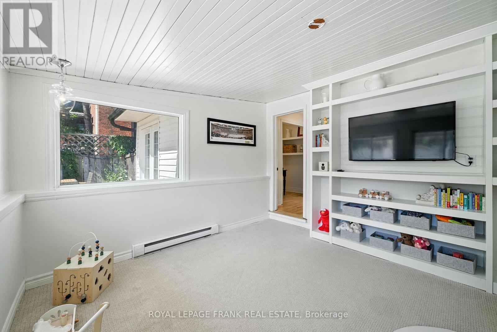 












41 SUSSEX STREET N

,
Kawartha Lakes (Lindsay),




Ontario
K9V4H6

