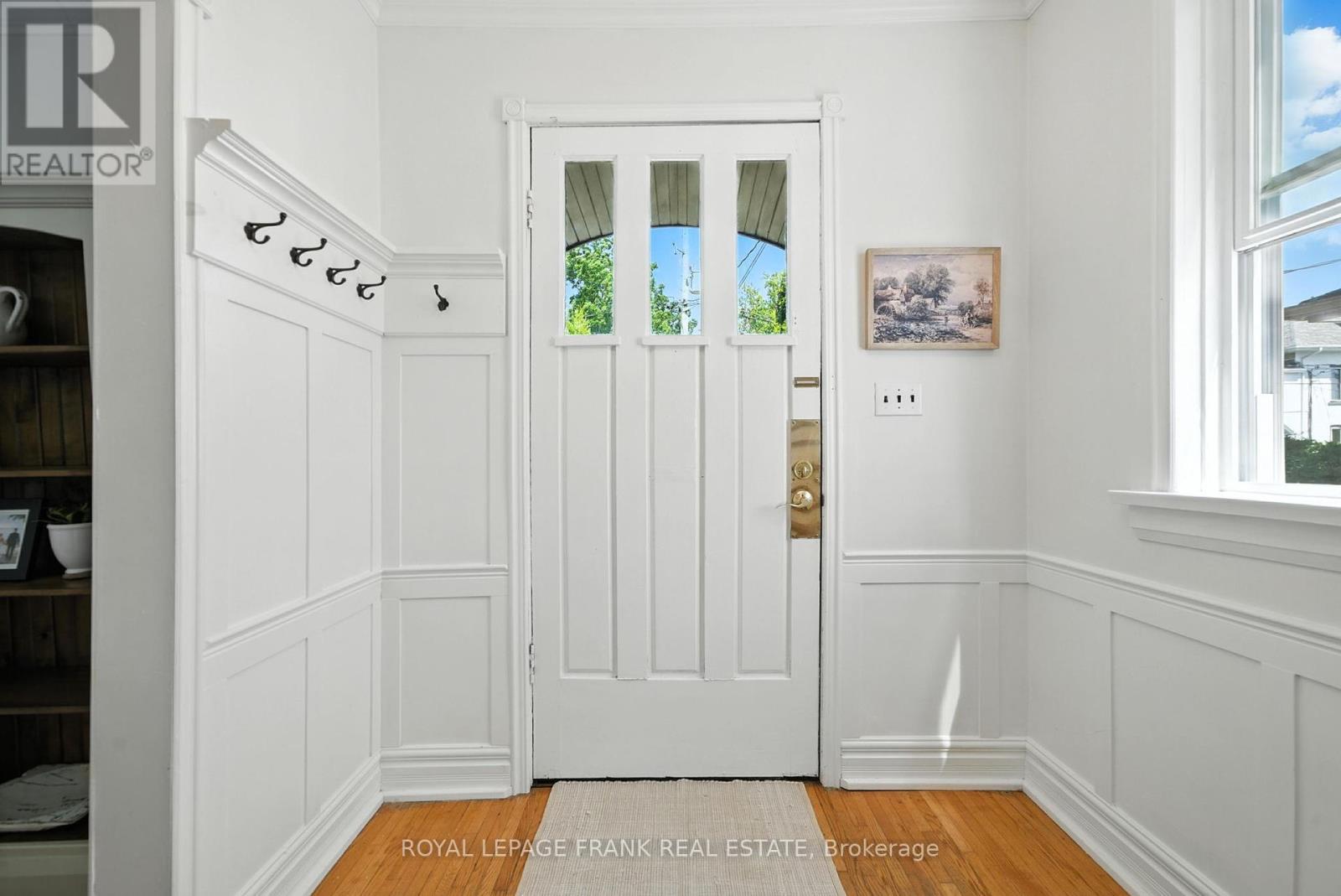 












41 SUSSEX STREET N

,
Kawartha Lakes (Lindsay),




Ontario
K9V4H6

