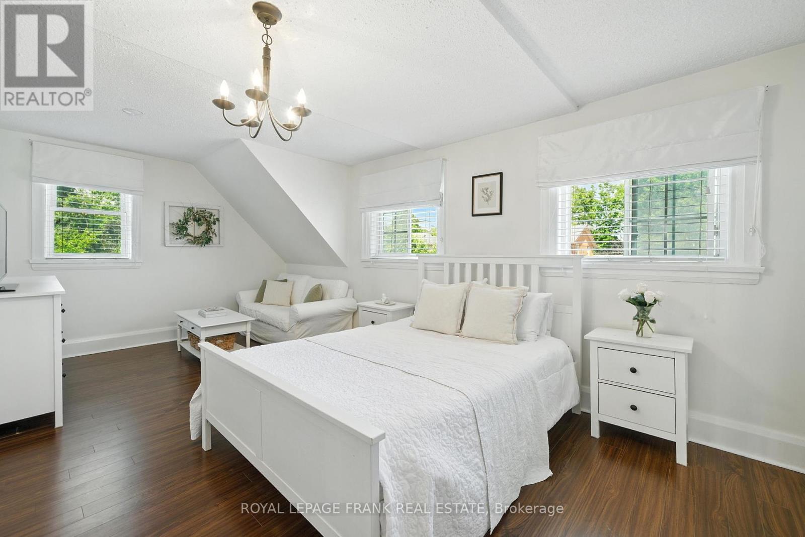 












41 SUSSEX STREET N

,
Kawartha Lakes (Lindsay),




Ontario
K9V4H6

