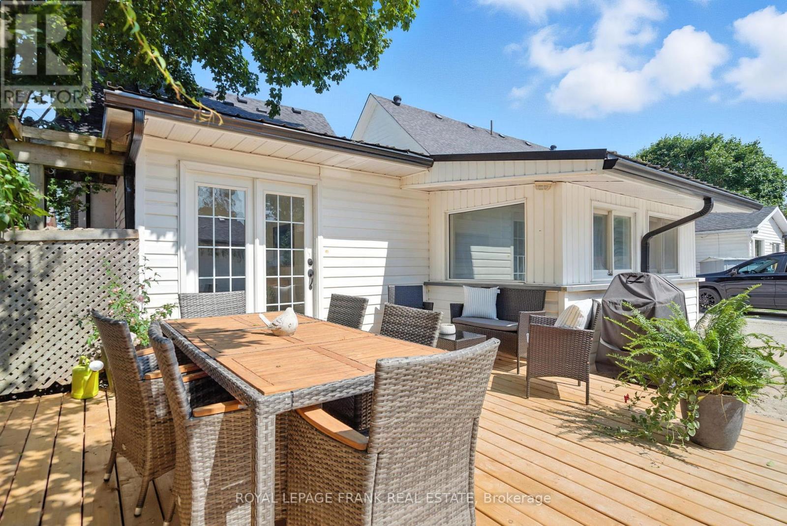 












41 SUSSEX STREET N

,
Kawartha Lakes (Lindsay),




Ontario
K9V4H6

