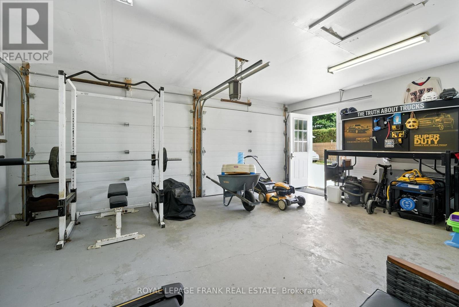 












41 SUSSEX STREET N

,
Kawartha Lakes (Lindsay),




Ontario
K9V4H6


