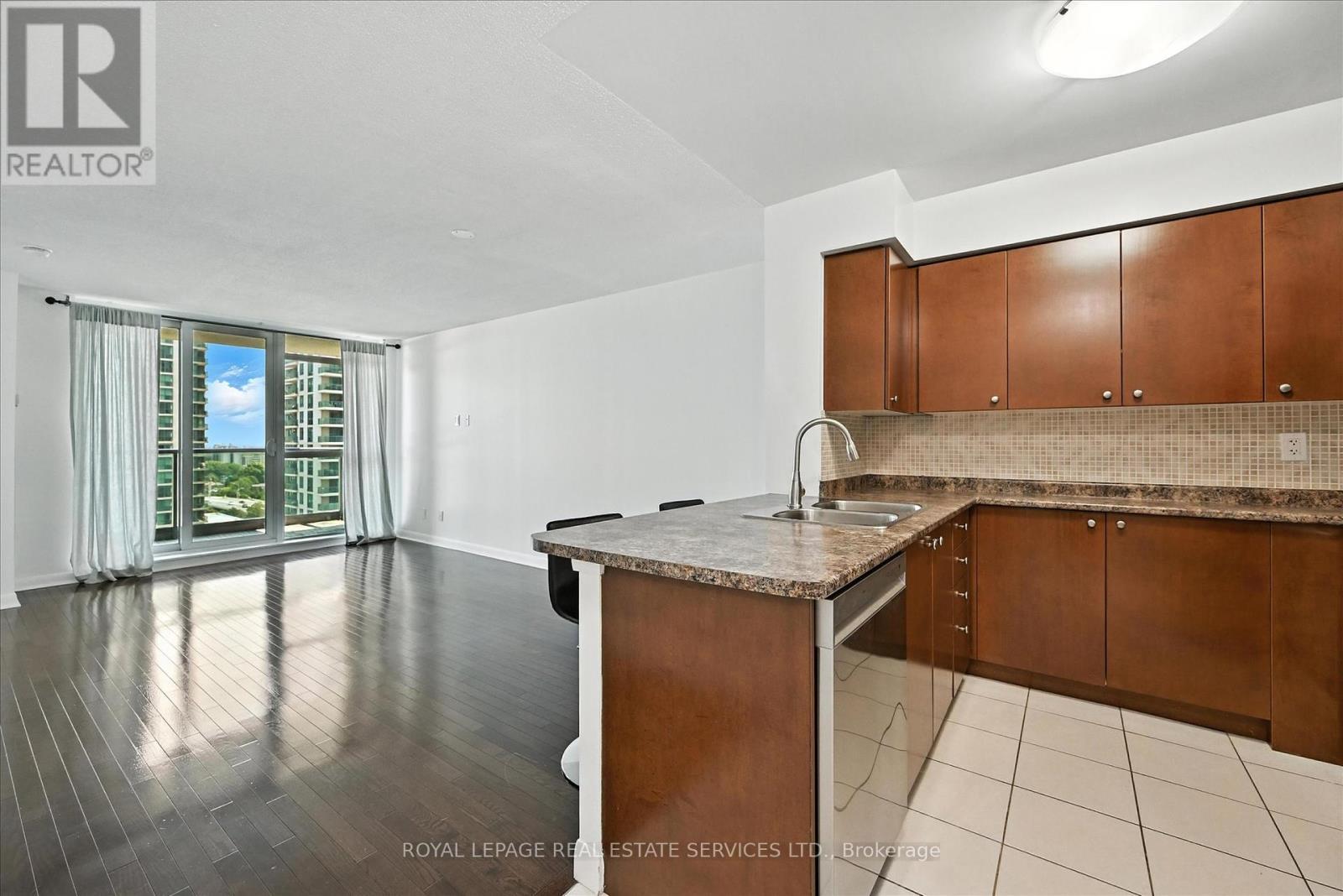 












1511 - 235 SHERWAY GARDENS ROAD

,
Toronto,




Ontario
M9C0A2

