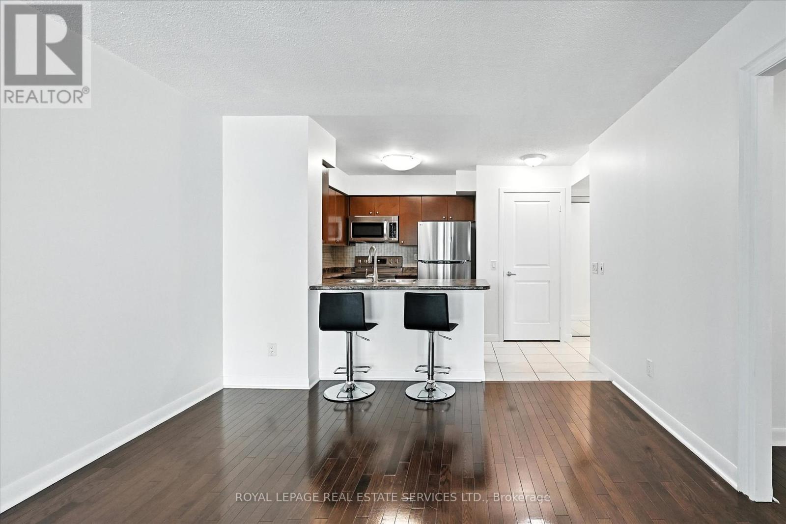 












1511 - 235 SHERWAY GARDENS ROAD

,
Toronto,




Ontario
M9C0A2


