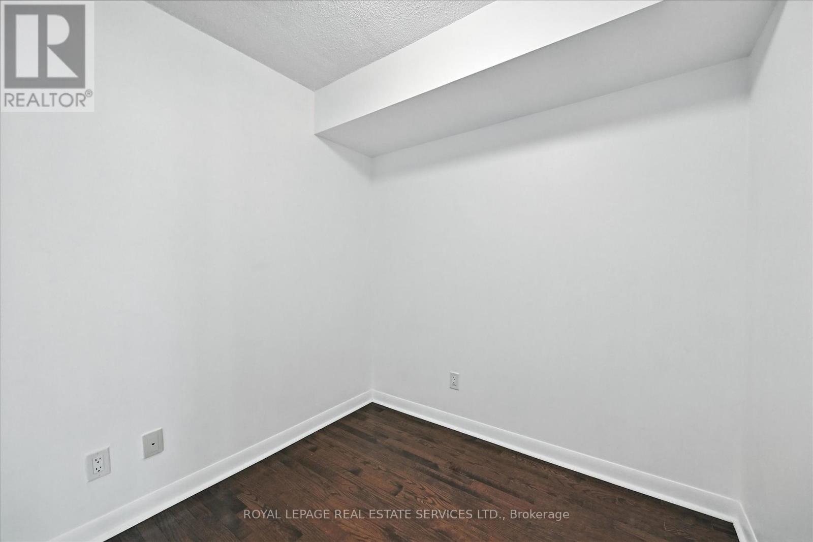 












1511 - 235 SHERWAY GARDENS ROAD

,
Toronto,




Ontario
M9C0A2

