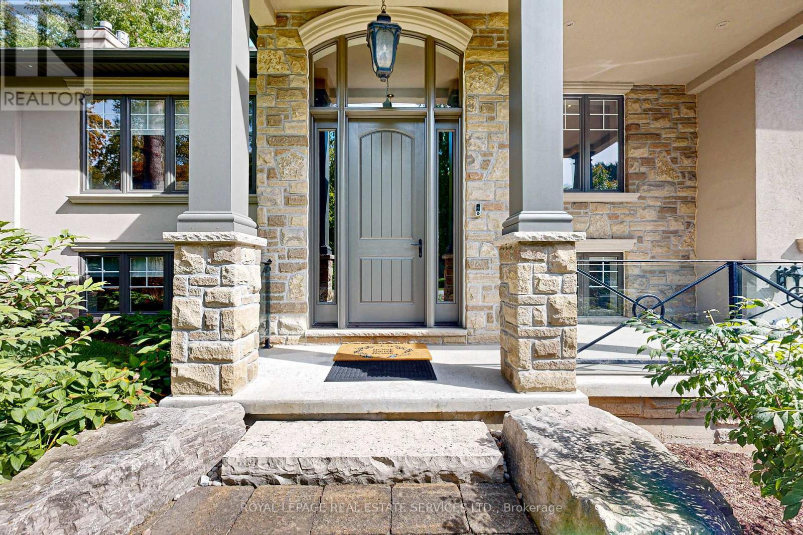 












159 VIEWBANK CRESCENT

,
Oakville,




Ontario
L6L1R3

