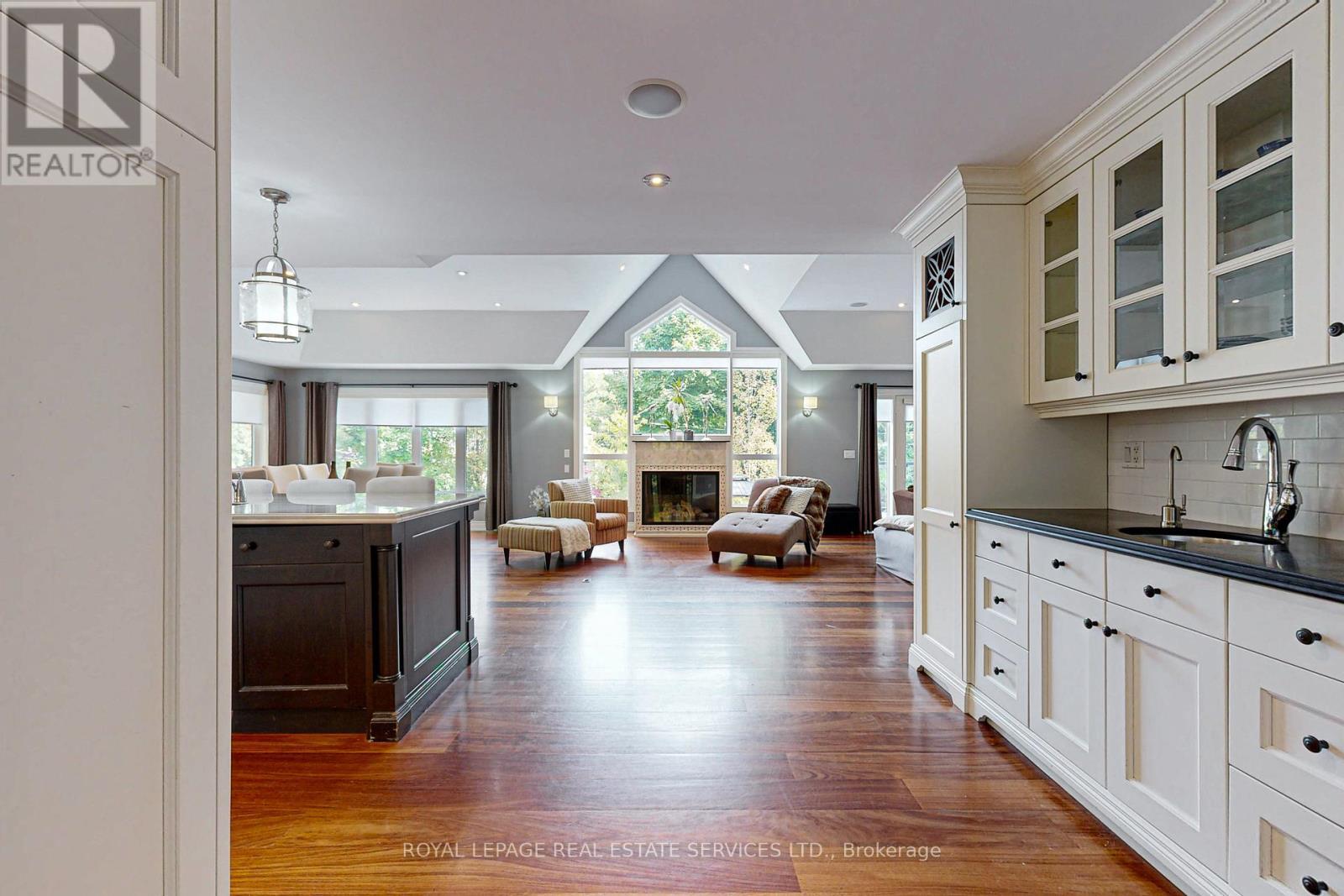 












159 VIEWBANK CRESCENT

,
Oakville,




Ontario
L6L1R3

