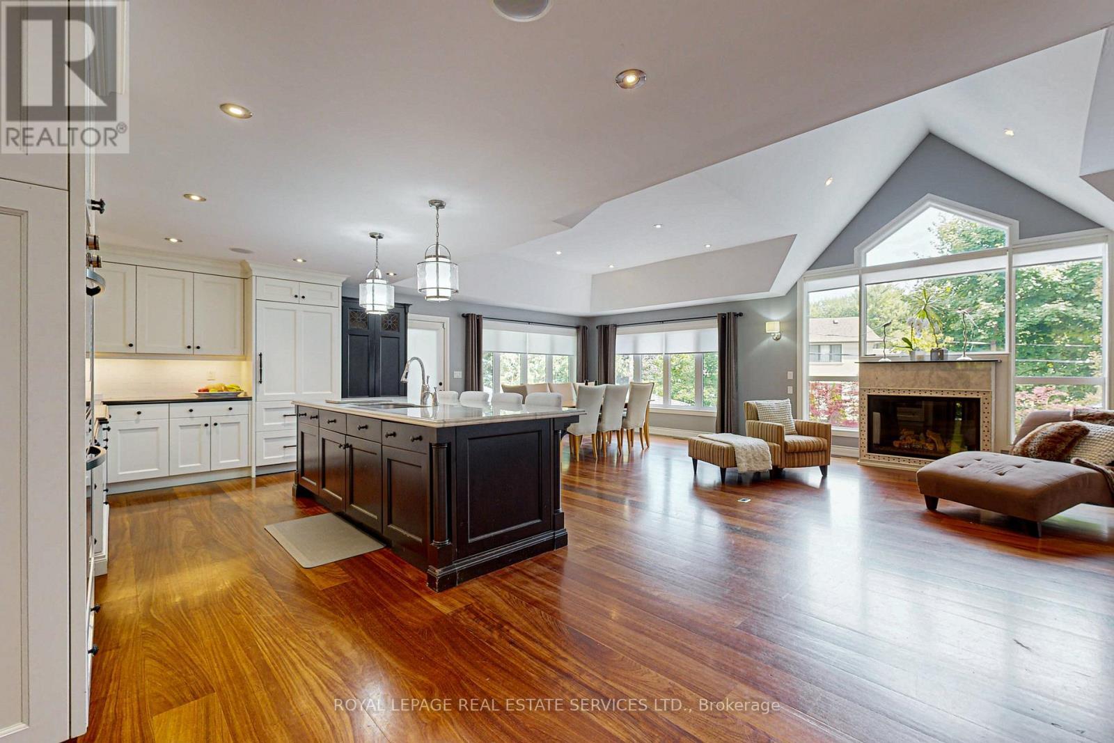 












159 VIEWBANK CRESCENT

,
Oakville,




Ontario
L6L1R3

