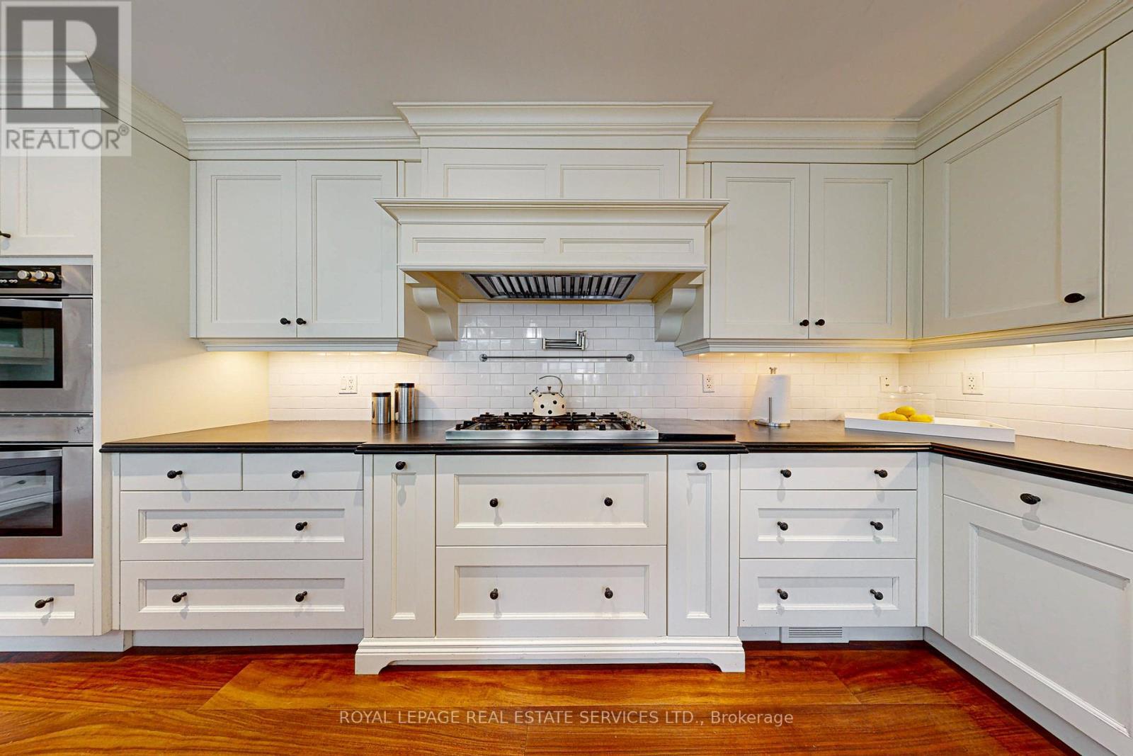 












159 VIEWBANK CRESCENT

,
Oakville,




Ontario
L6L1R3

