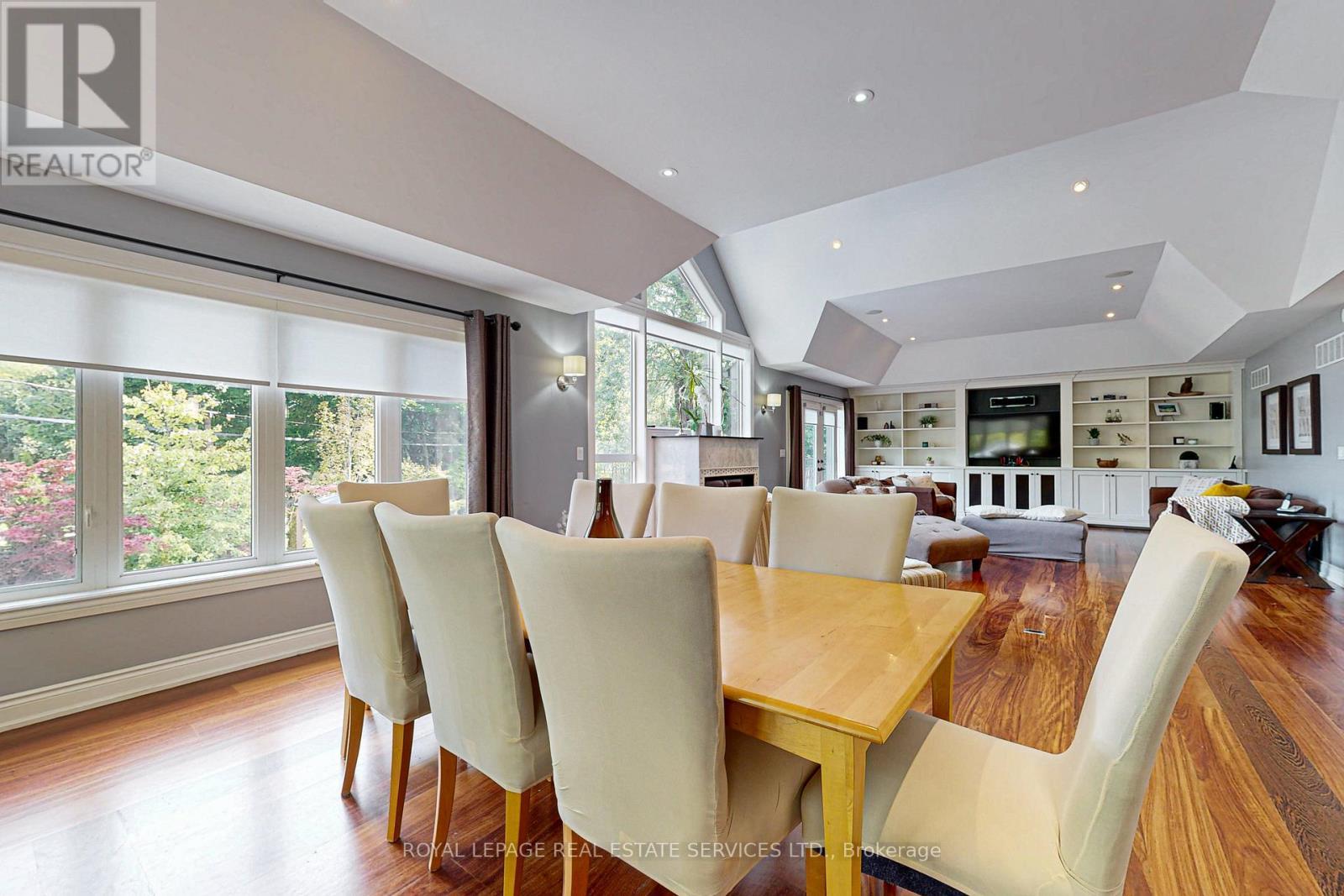 












159 VIEWBANK CRESCENT

,
Oakville,




Ontario
L6L1R3

