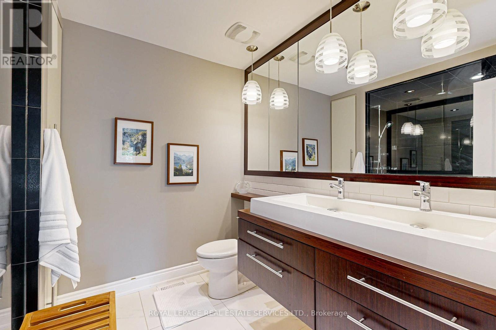 












159 VIEWBANK CRESCENT

,
Oakville,




Ontario
L6L1R3

