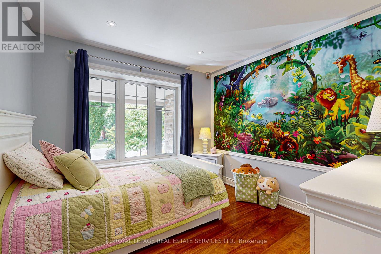 












159 VIEWBANK CRESCENT

,
Oakville,




Ontario
L6L1R3

