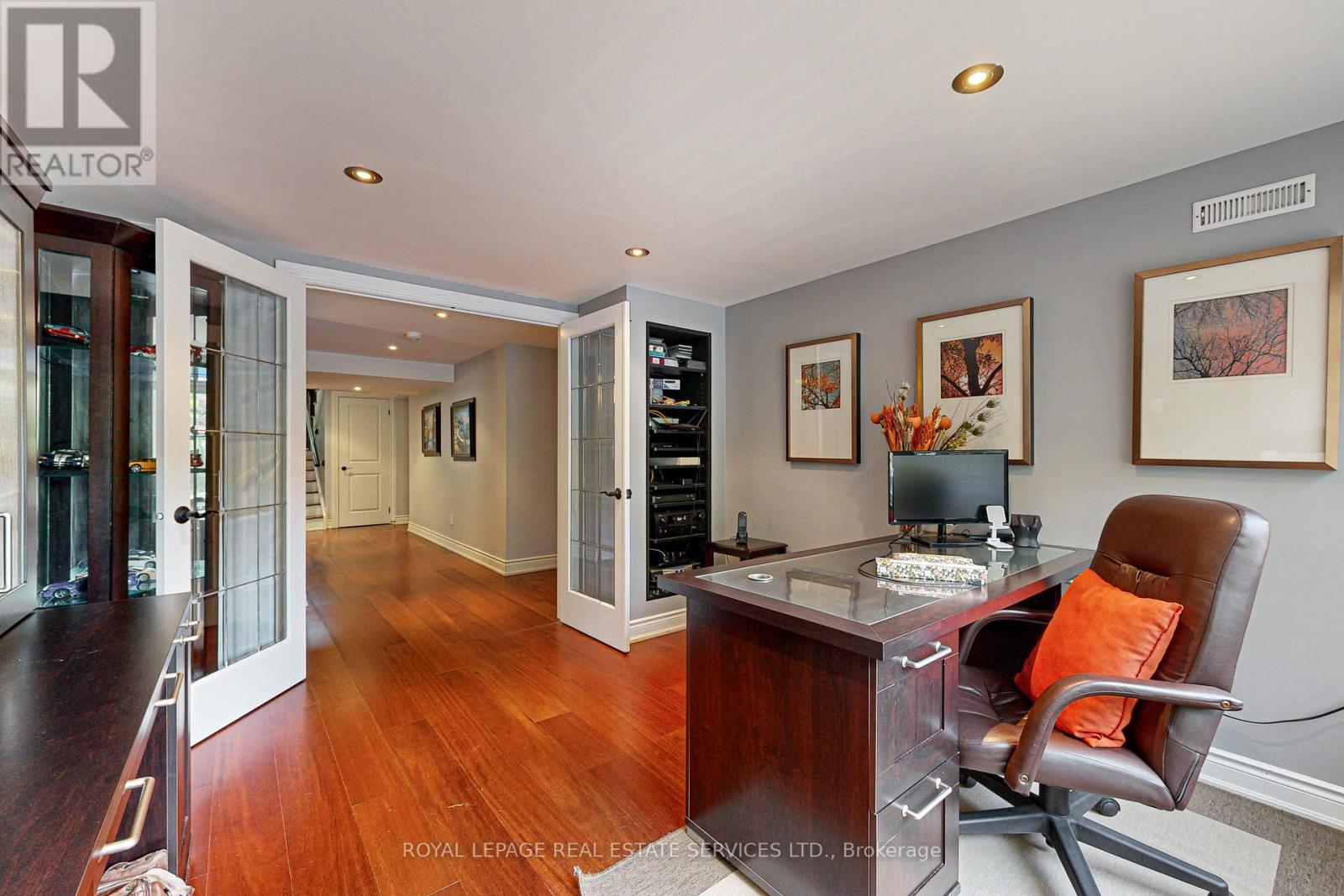 












159 VIEWBANK CRESCENT

,
Oakville,




Ontario
L6L1R3

