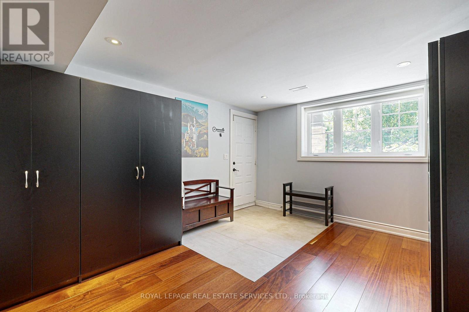 












159 VIEWBANK CRESCENT

,
Oakville,




Ontario
L6L1R3

