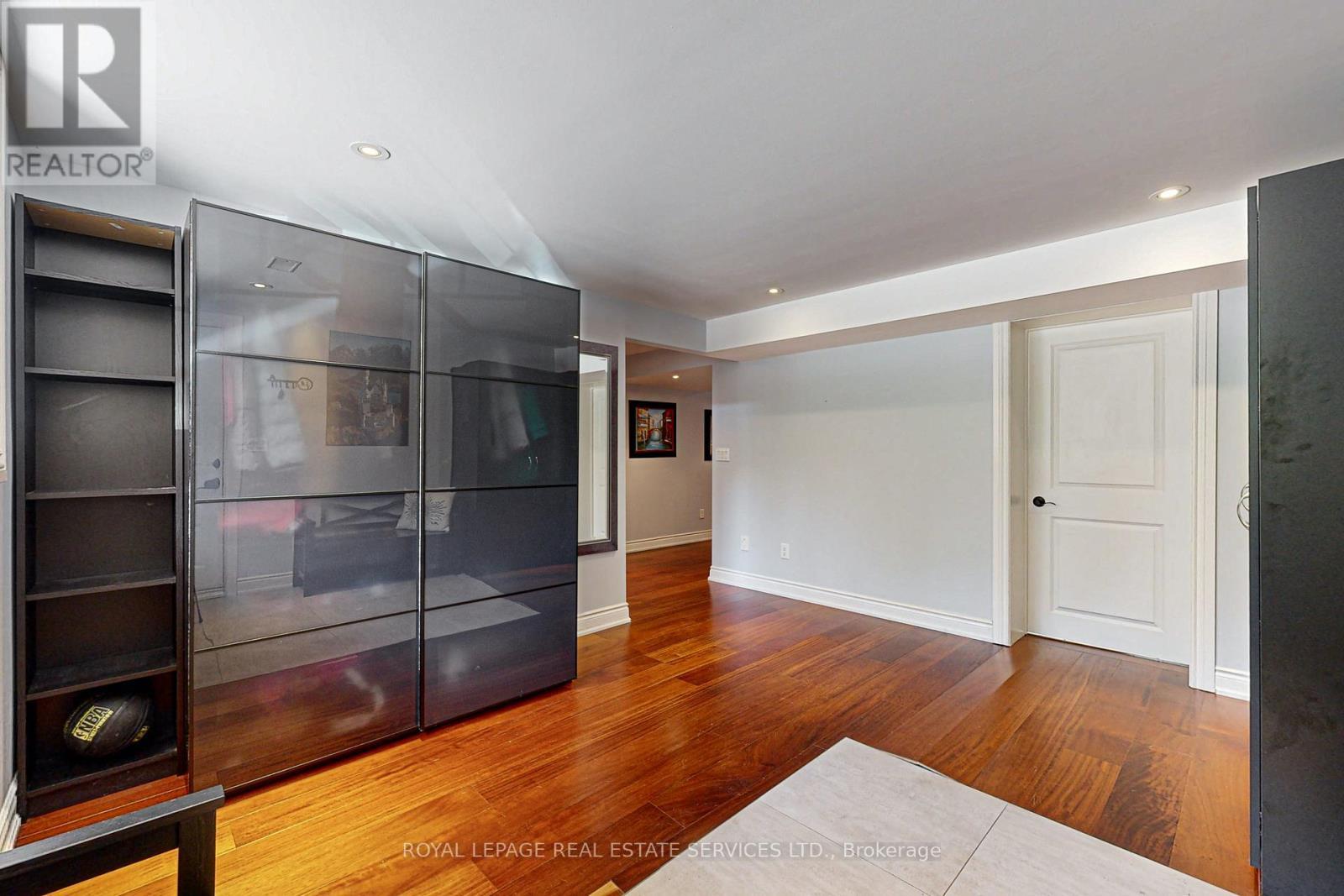 












159 VIEWBANK CRESCENT

,
Oakville,




Ontario
L6L1R3

