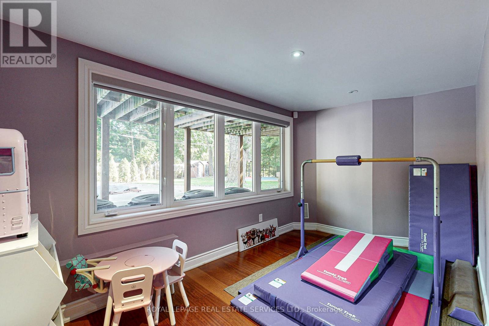 












159 VIEWBANK CRESCENT

,
Oakville,




Ontario
L6L1R3

