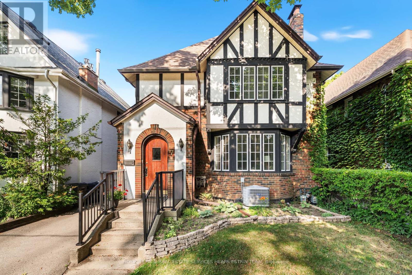 












7 HIGHBOURNE ROAD

,
Toronto,




Ontario
M5P2J1

