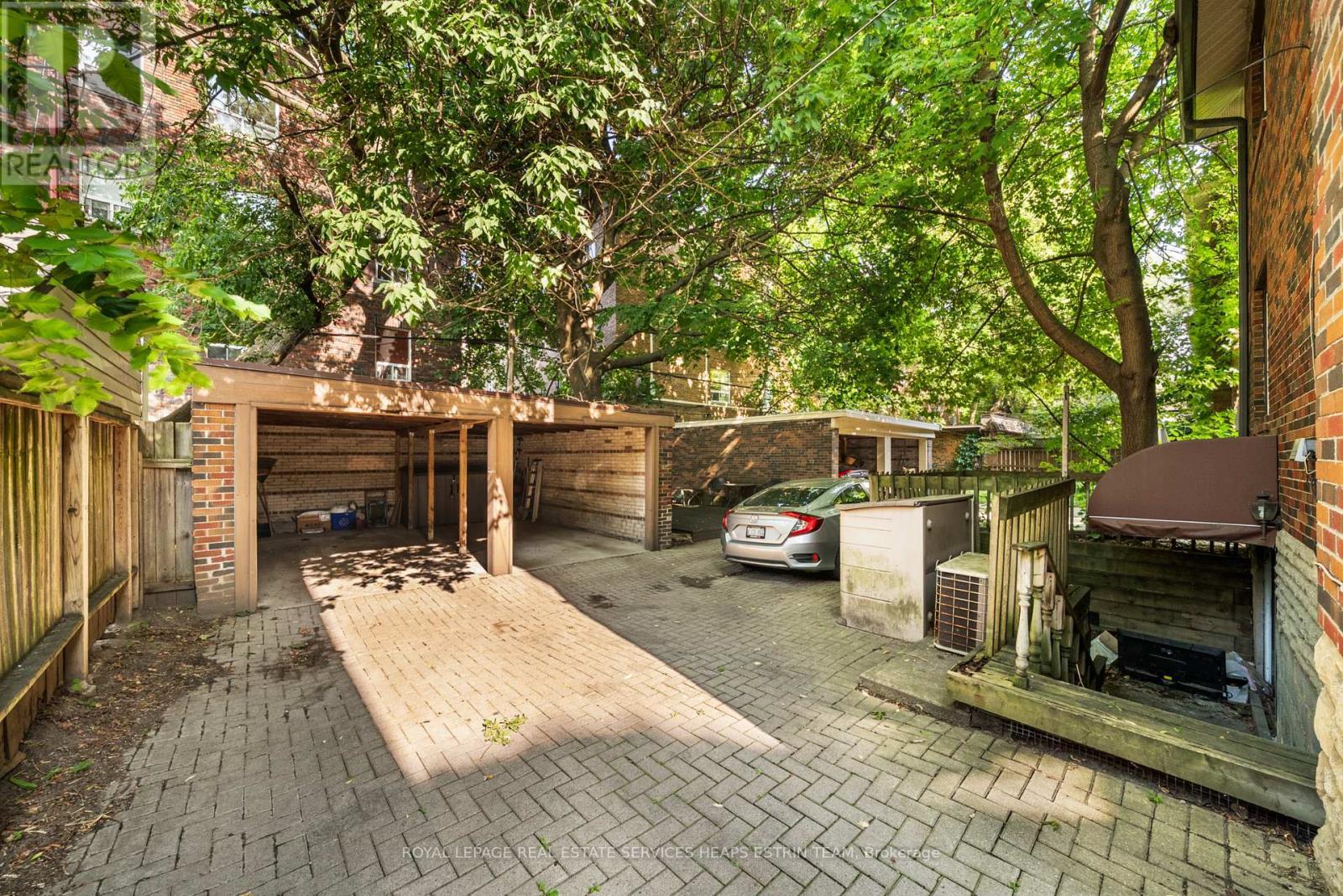 












7 HIGHBOURNE ROAD

,
Toronto,




Ontario
M5P2J1


