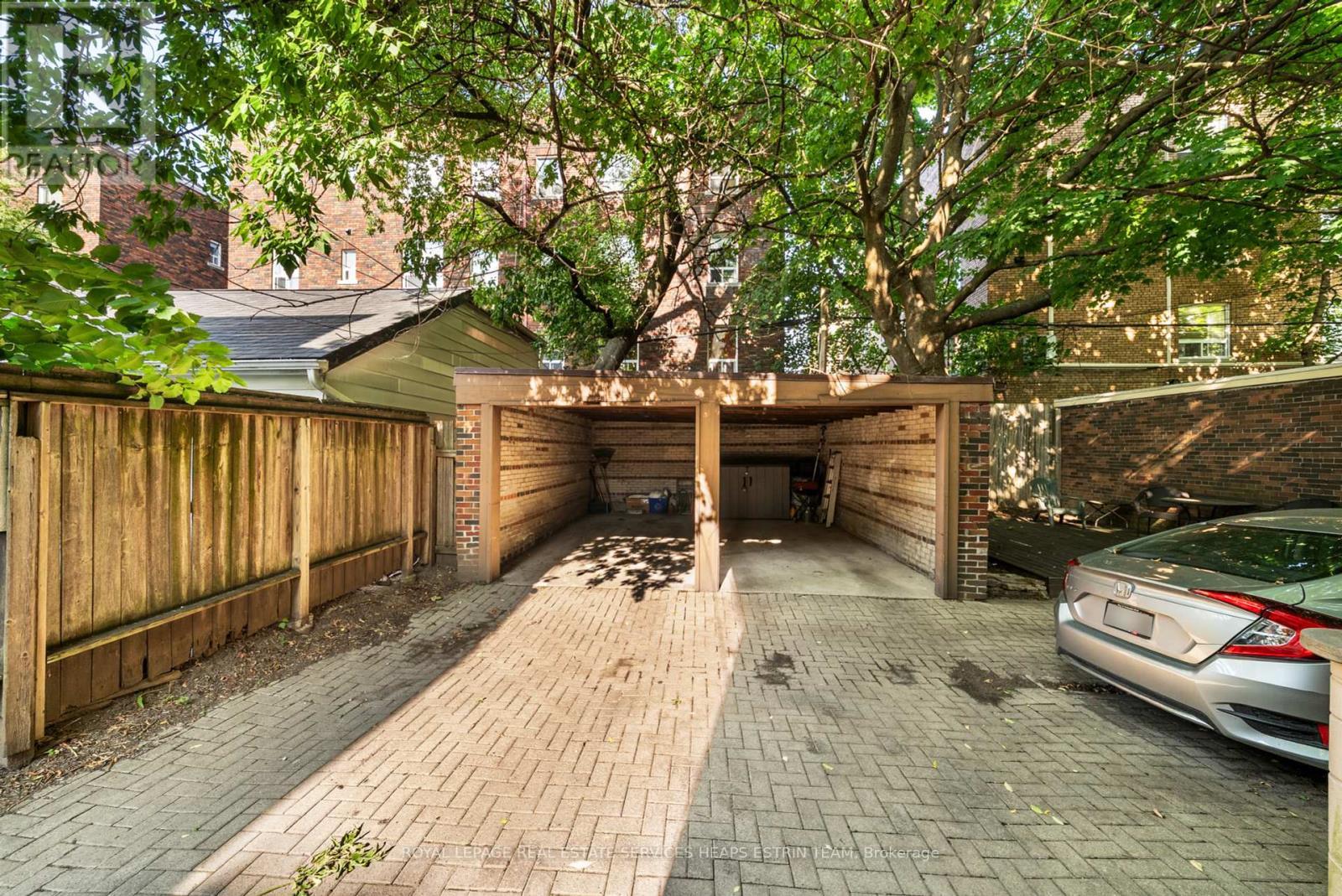 












7 HIGHBOURNE ROAD

,
Toronto,




Ontario
M5P2J1

