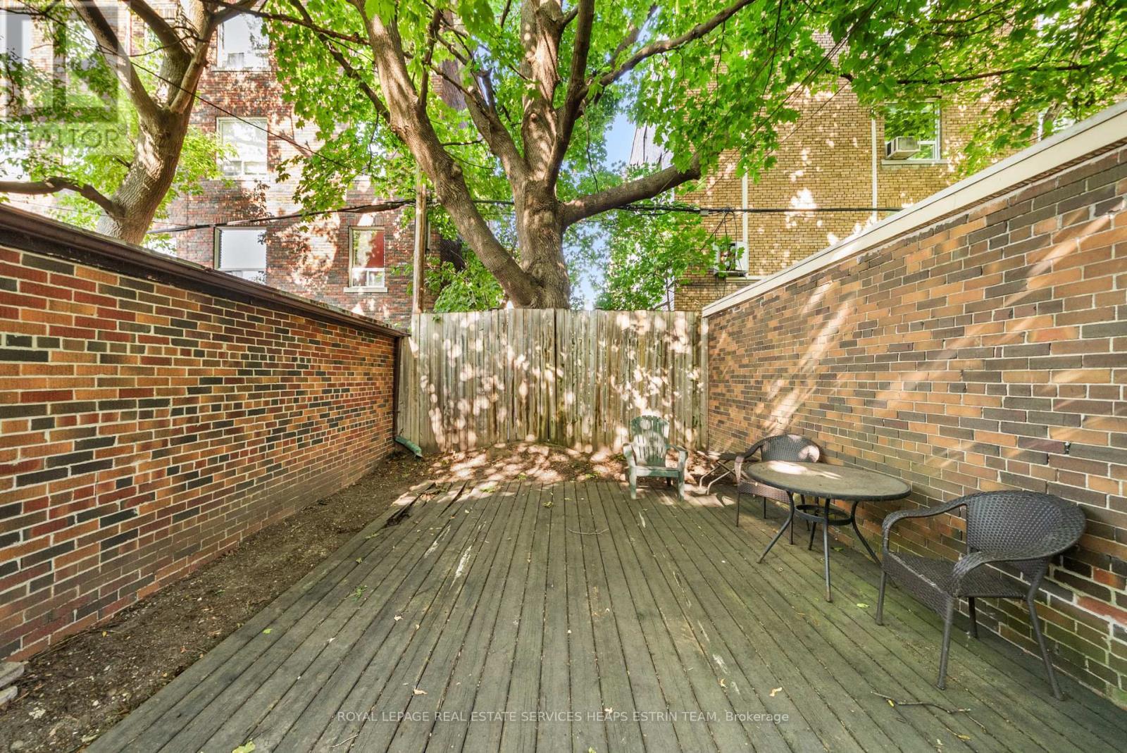 












7 HIGHBOURNE ROAD

,
Toronto,




Ontario
M5P2J1

