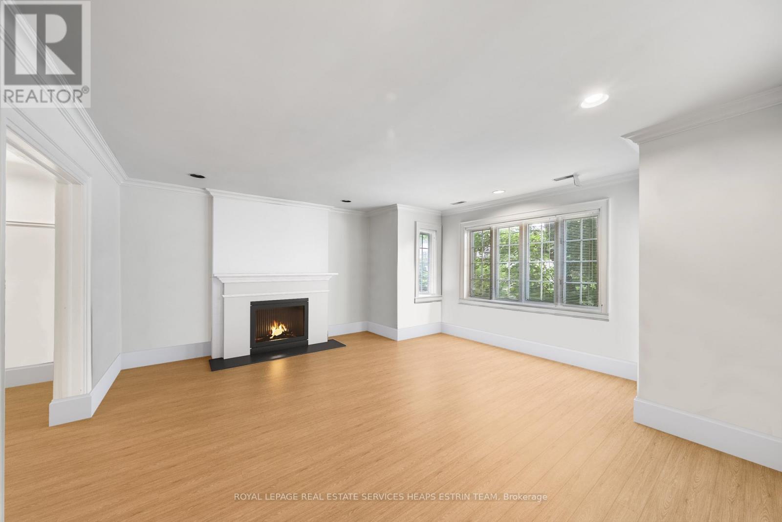 












7 HIGHBOURNE ROAD

,
Toronto,




Ontario
M5P2J1

