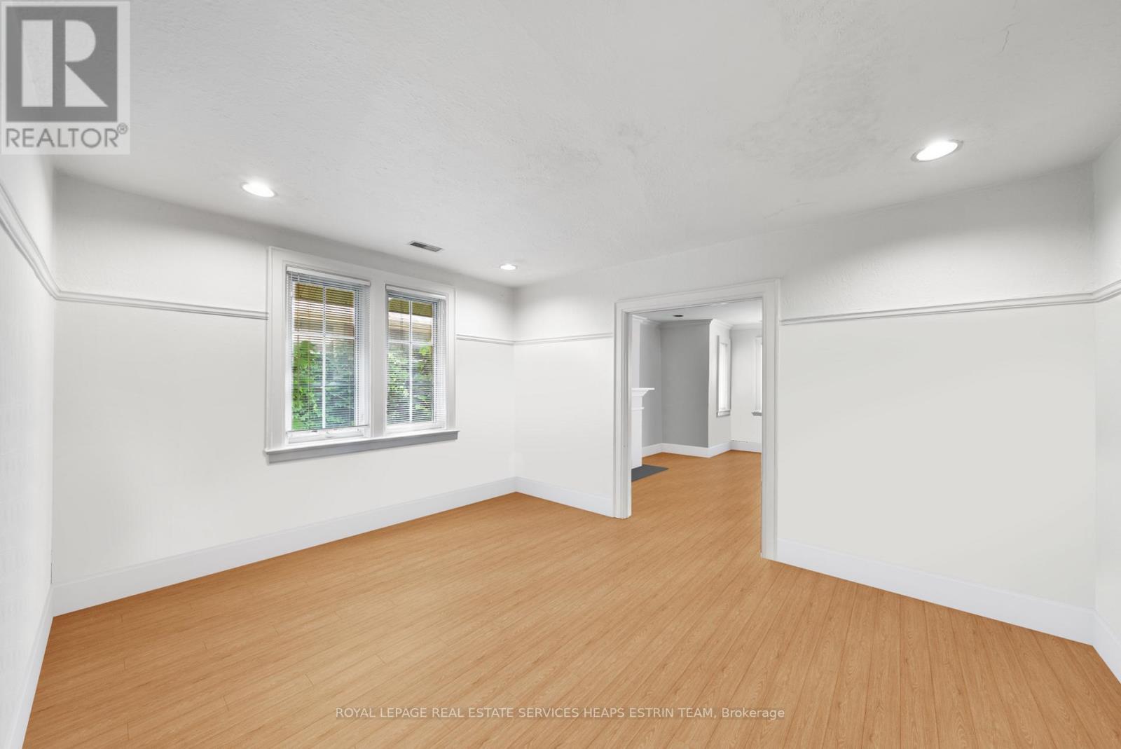












7 HIGHBOURNE ROAD

,
Toronto,




Ontario
M5P2J1

