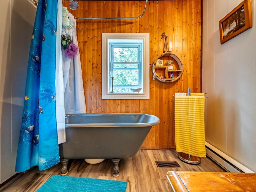 









111


Rue Marc

,
Saint-Élie-de-Caxton,




QC
G0X2N0

