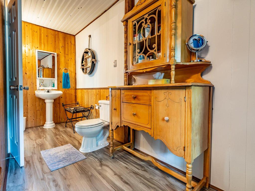 









111


Rue Marc

,
Saint-Élie-de-Caxton,




QC
G0X2N0

