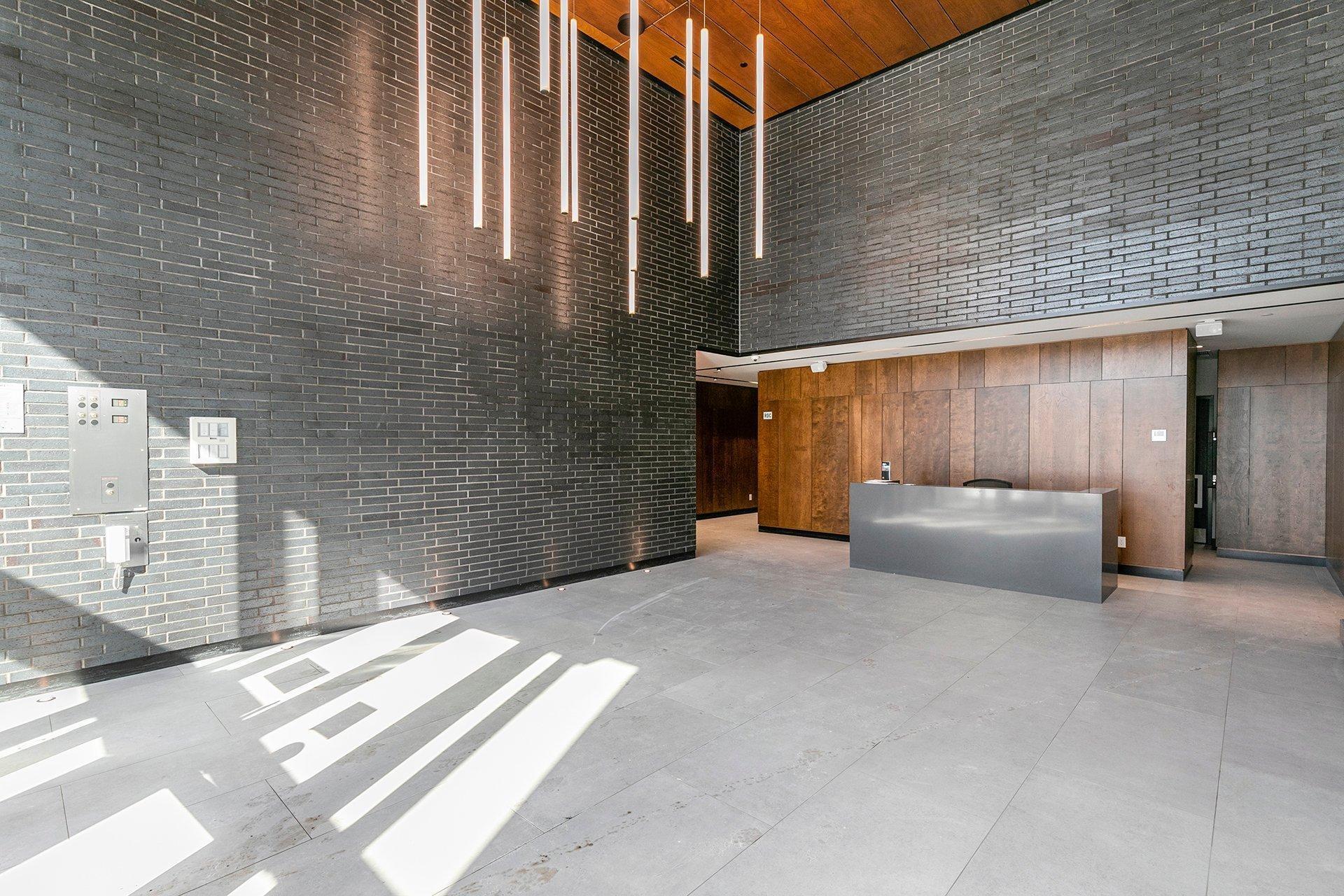 









1900


Rue Suzanne-Coallier

, 422,
Montréal (Saint-Laurent),




QC
H4M0A8

