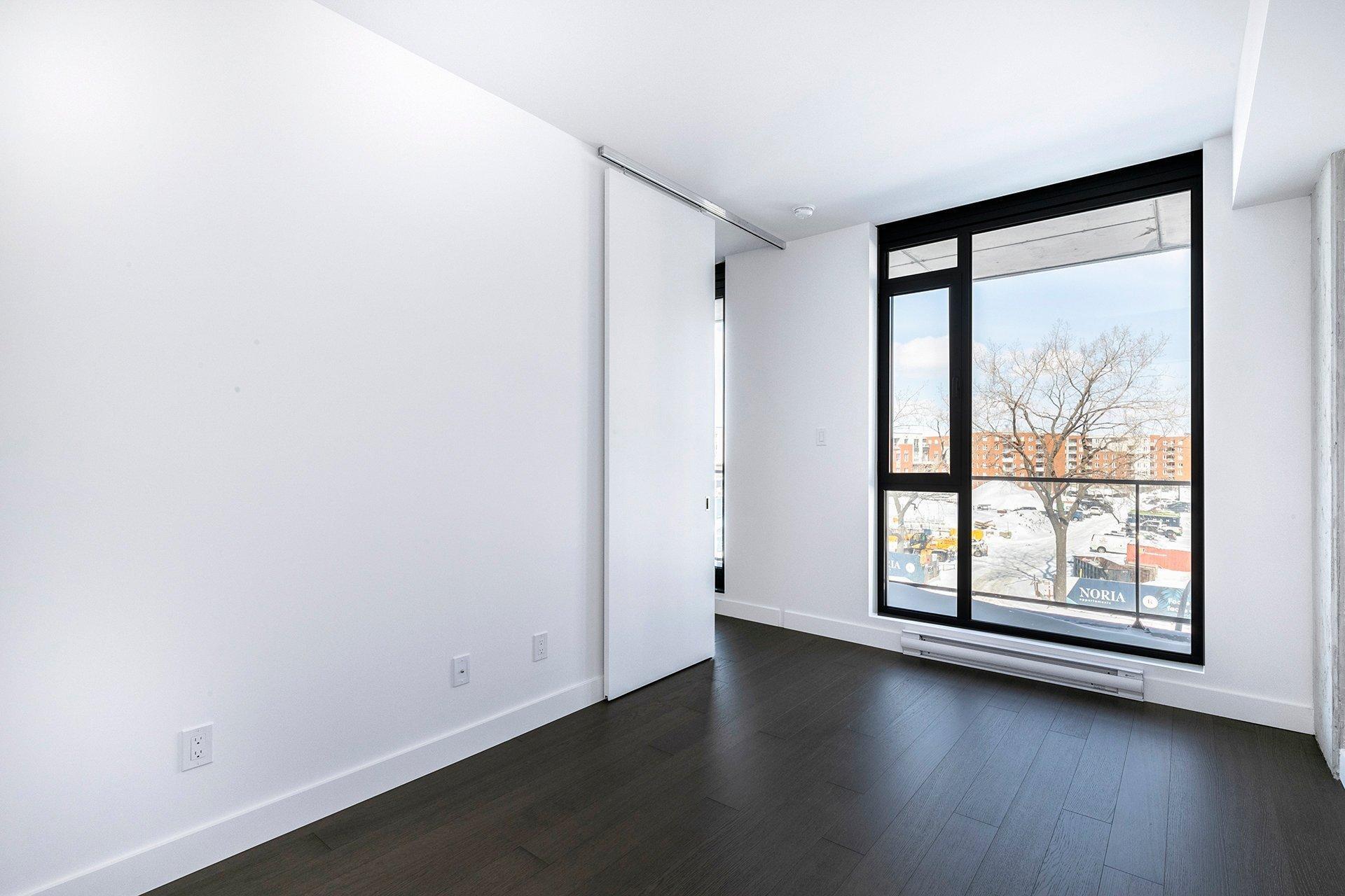 









1900


Rue Suzanne-Coallier

, 422,
Montréal (Saint-Laurent),




QC
H4M0A8

