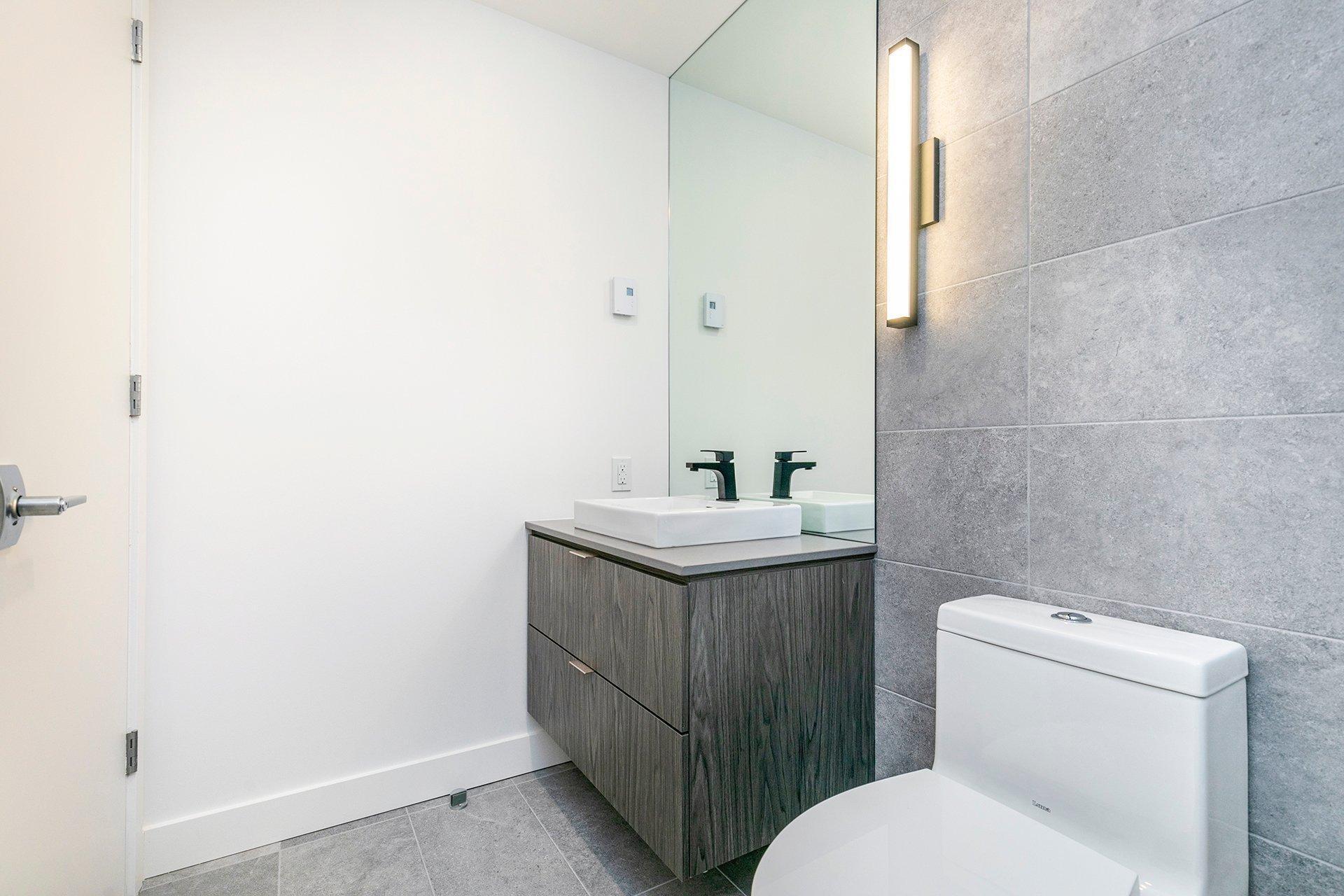 









1900


Rue Suzanne-Coallier

, 422,
Montréal (Saint-Laurent),




QC
H4M0A8

