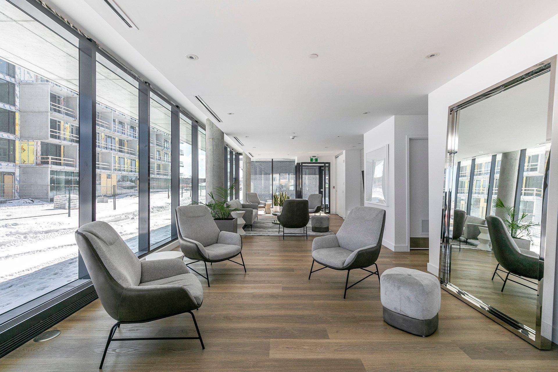 









1900


Rue Suzanne-Coallier

, 422,
Montréal (Saint-Laurent),




QC
H4M0A8

