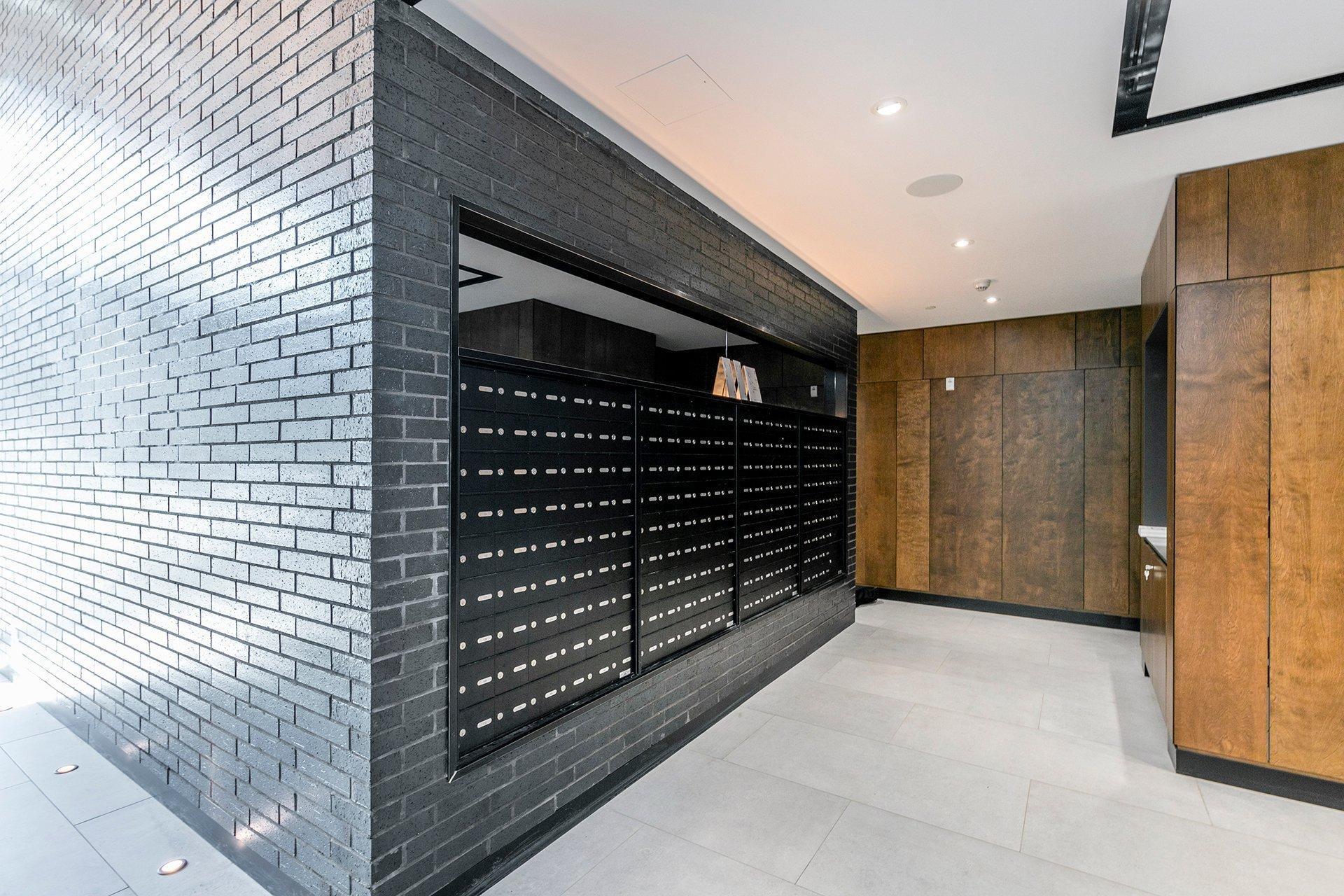 









1900


Rue Suzanne-Coallier

, 422,
Montréal (Saint-Laurent),




QC
H4M0A8

