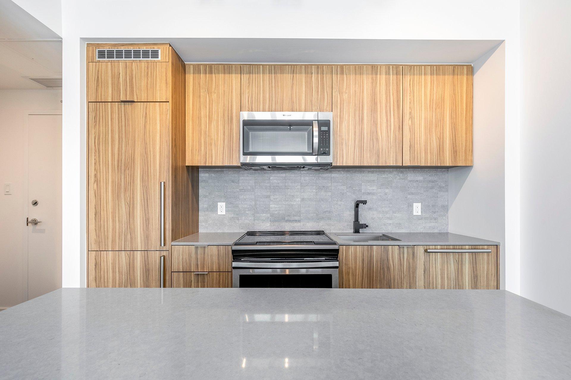 









1900


Rue Suzanne-Coallier

, 422,
Montréal (Saint-Laurent),




QC
H4M0A8

