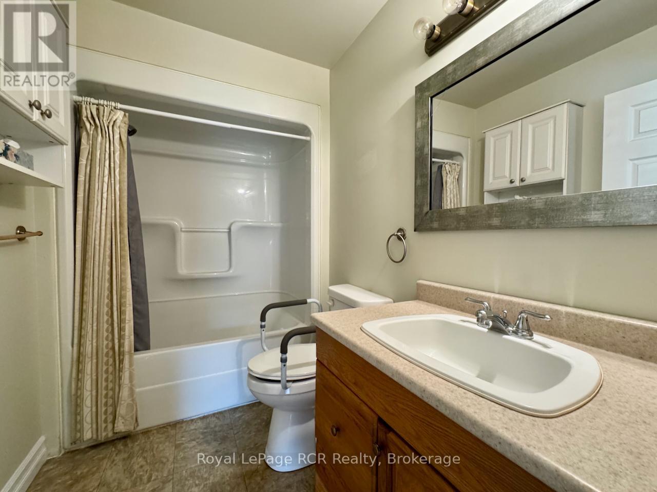 












323 EAST ROAD RR 4 ROAD

,
Northern Bruce Peninsula,




Ontario
N0H1W0

