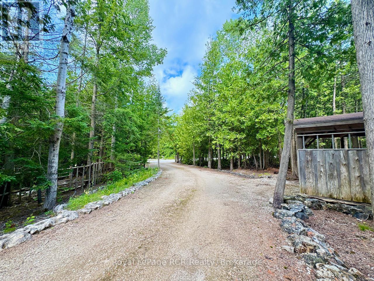 












323 EAST ROAD RR 4 ROAD

,
Northern Bruce Peninsula,




Ontario
N0H1W0

