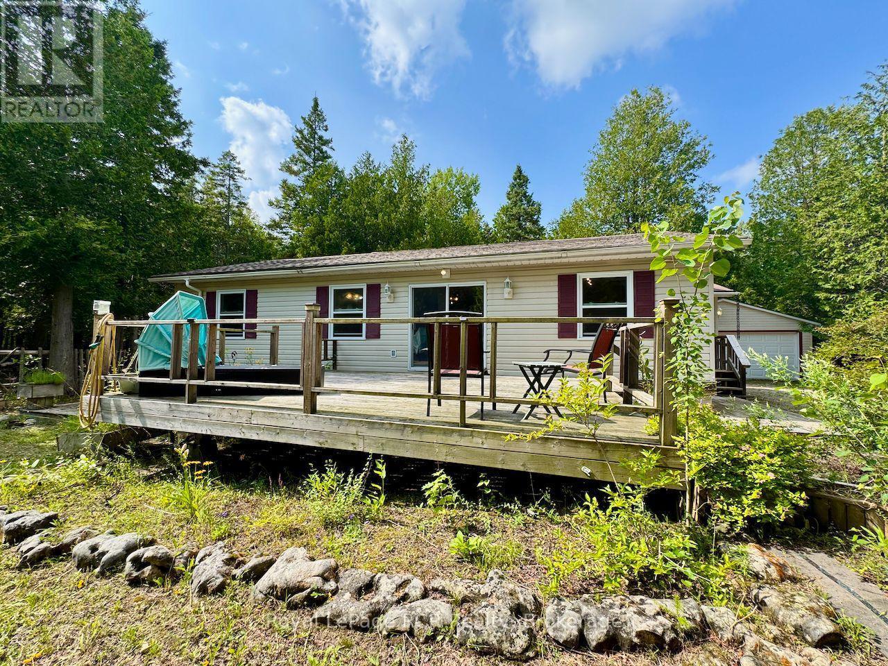 












323 EAST ROAD RR 4 ROAD

,
Northern Bruce Peninsula,




Ontario
N0H1W0

